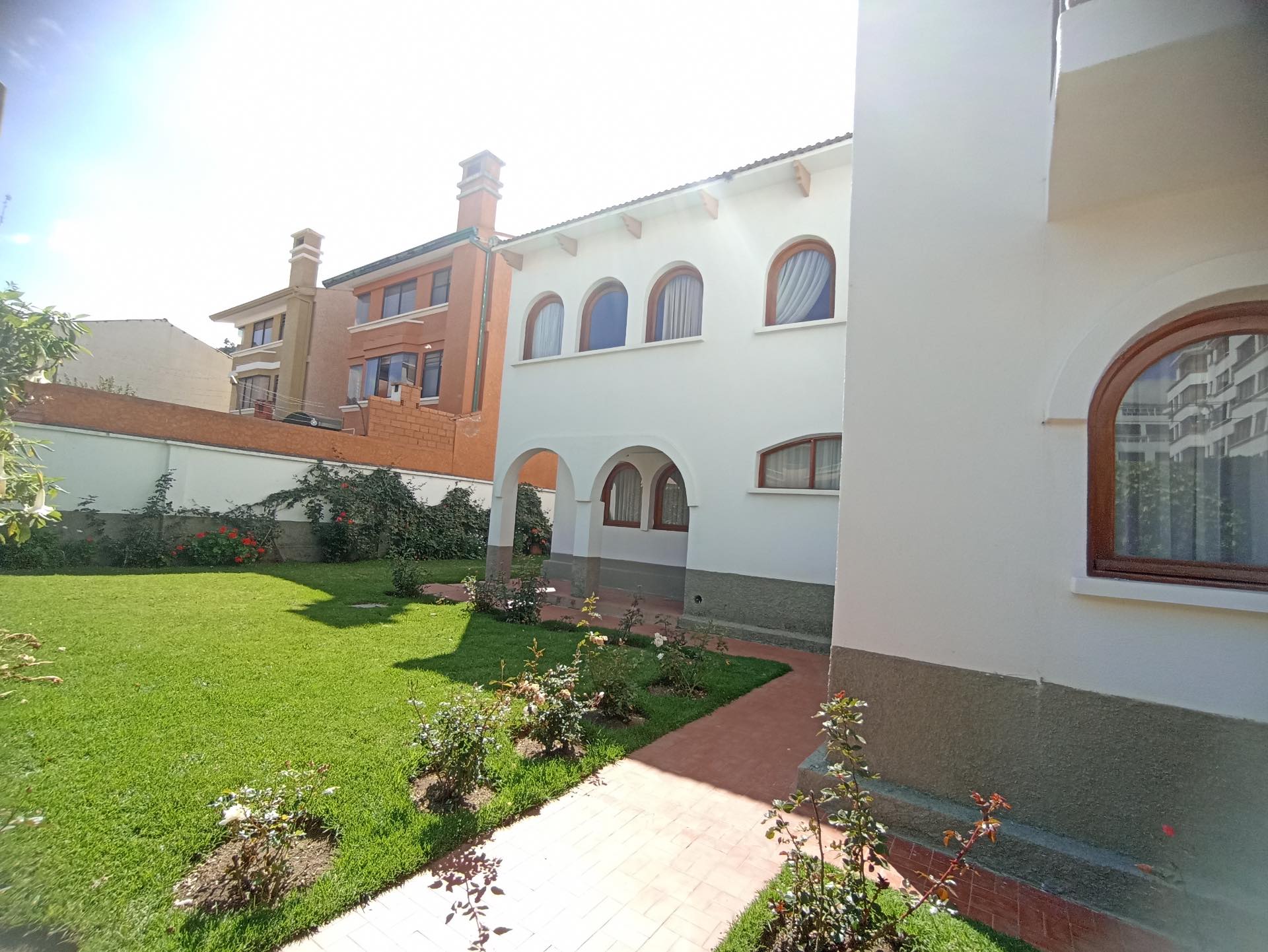 Departamento en VentaCASA EN VENTA / IRPAVI 7 dormitorios 5 baños 5 parqueos Foto 7