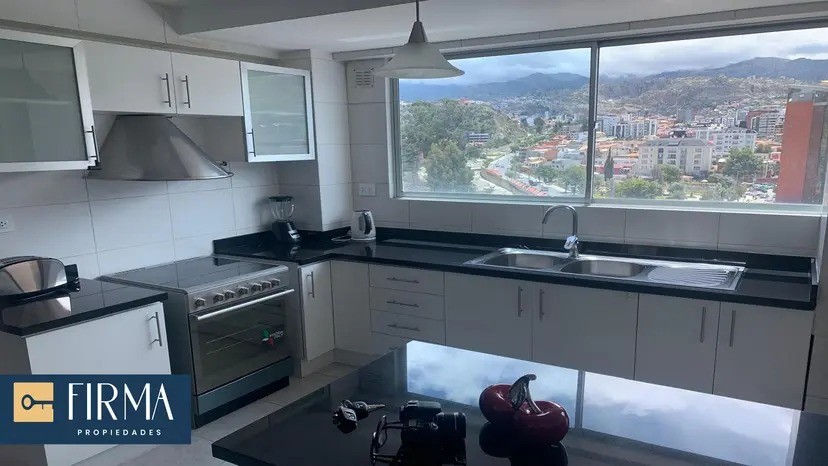 Departamento en Calacoto en La Paz 3 dormitorios 4 baños 1 parqueos Foto 2