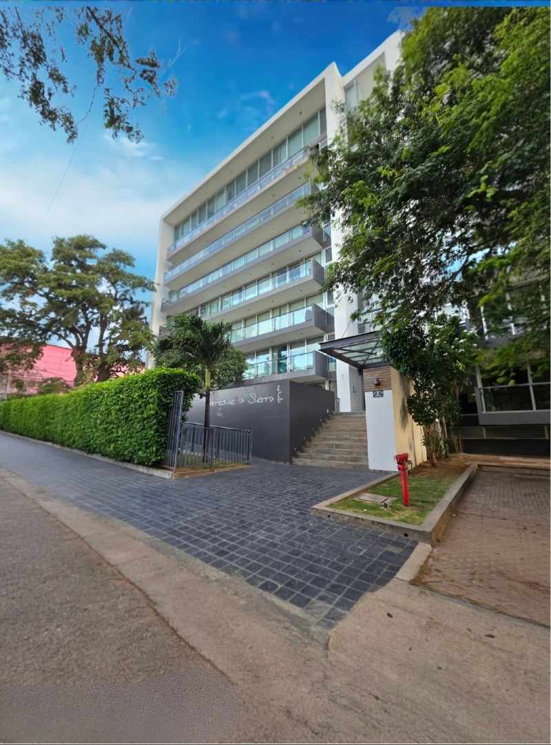 Departamento en AlquilerZona Norte 
6to. Anillo ( Av.Banzer y Beni)
Condominio Torres de  la Sierra 3 dormitorios 4 baños 1 parqueos Foto 36