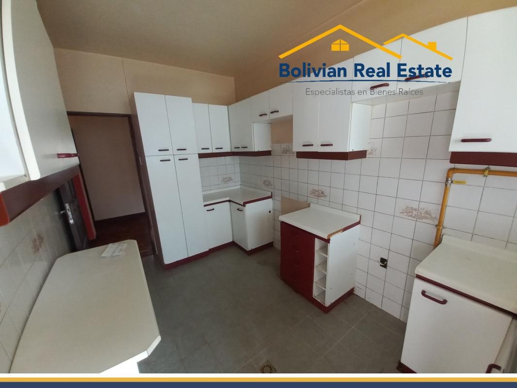 Departamento en AlquilerALQUILER – DEPARTAMENTO CÓMODO Y SOLEADO EN ACHUMANI (CALLE 27, AV. THE STRONGEST) Foto 4