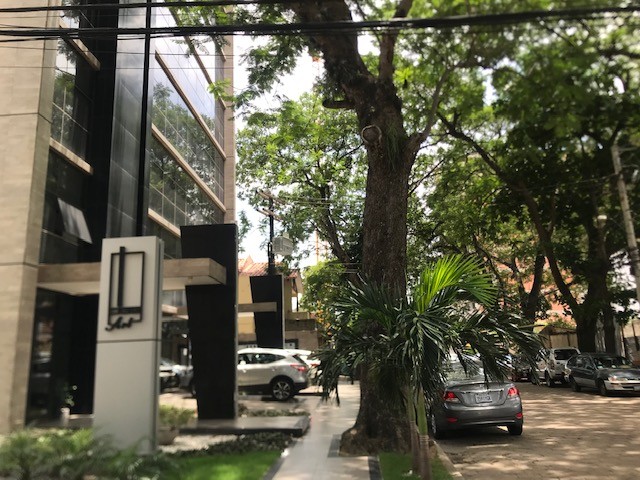 En Alquiler a $us 1,800 Foto 1