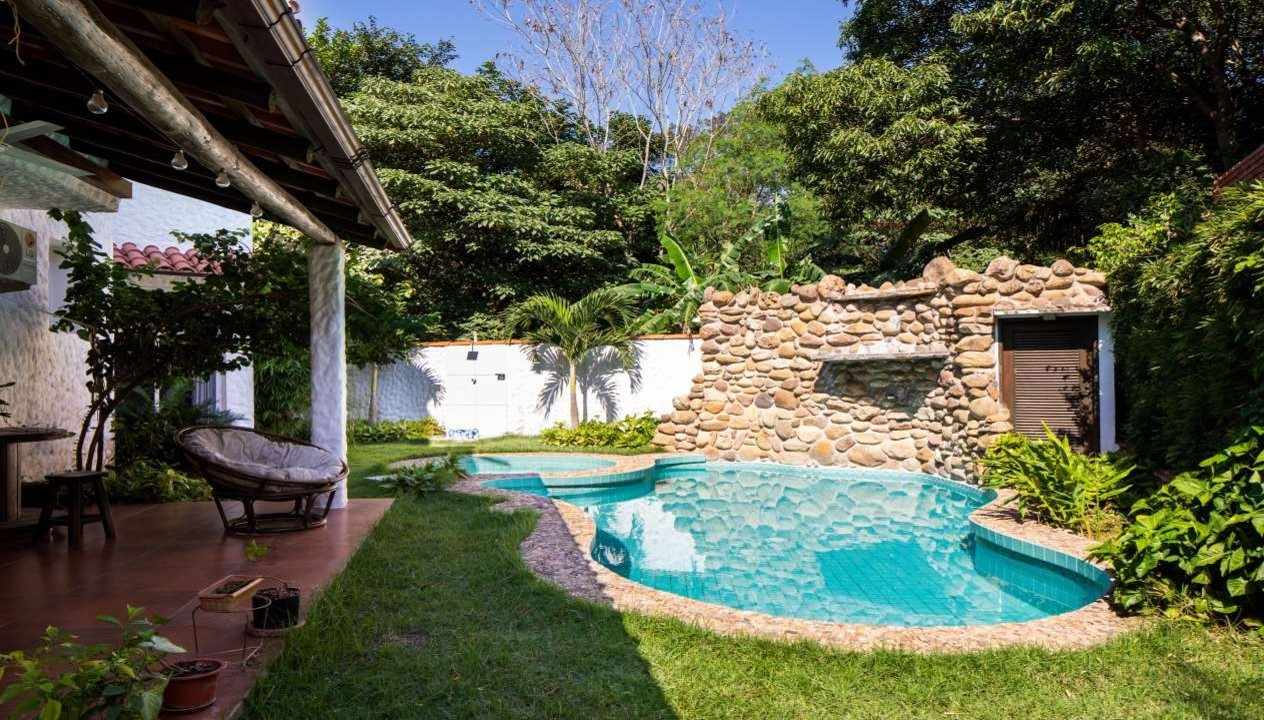 Casa en Entre 5to y 6to anillo Oeste en Santa Cruz de la Sierra 3 dormitorios 4 baños 2 parqueos Foto 7