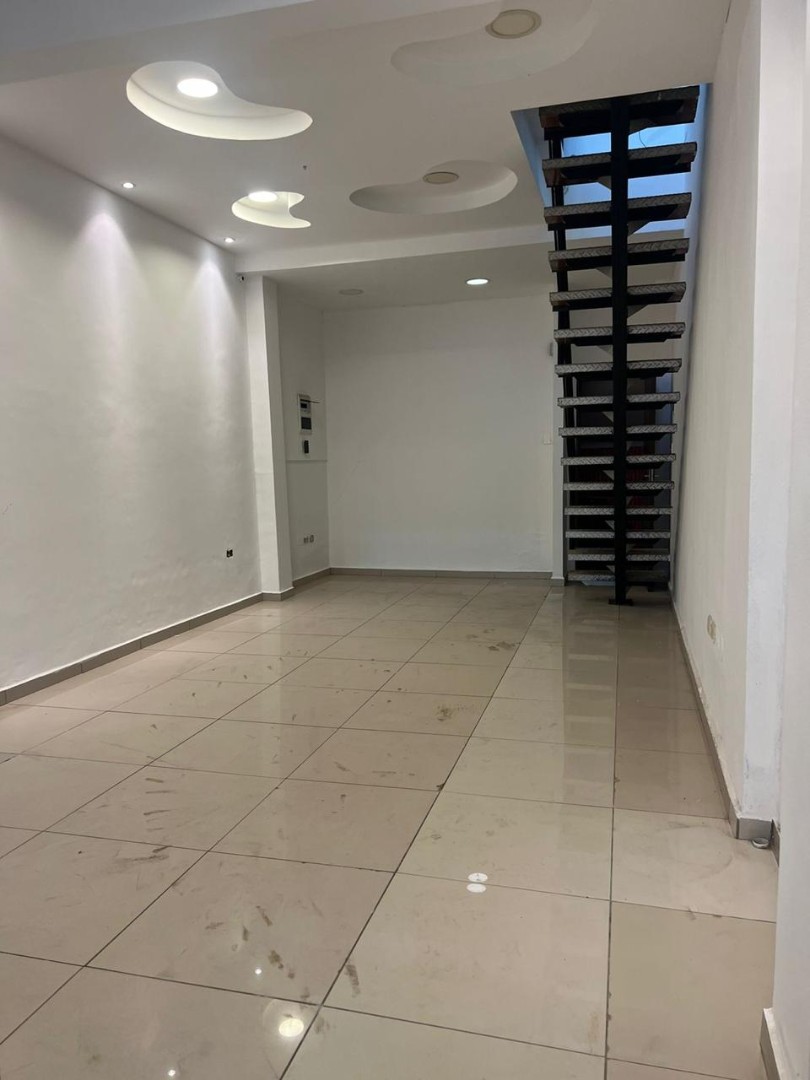 Local comercial en Entre 2do y 3er anillo Norte en Santa Cruz de la Sierra  1 baños  Foto 5