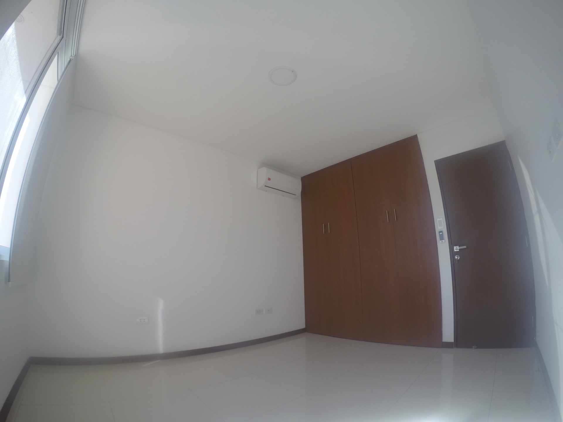 Casa en Entre 4to y 5to anillo Norte en Santa Cruz de la Sierra 3 dormitorios 4 baños 2 parqueos Foto 15