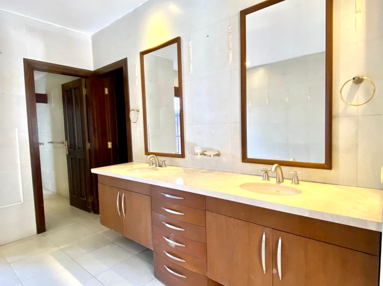 Casa en VentaBarrio Urbarí, Av. Piraí calle Baracea Foto 12