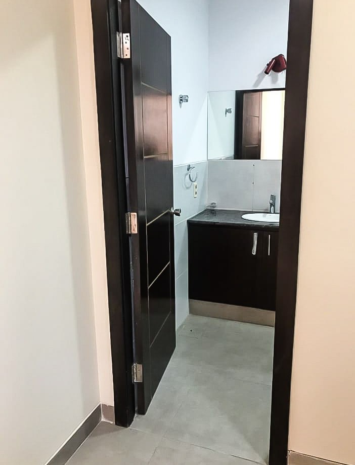 Oficina en Alquiler<b>OFICINA EN ALQUILER, CALACOTO, TORRE EMPRESARIAL.</b> 2 dormitorios 2 baños 2 parqueos Foto 5