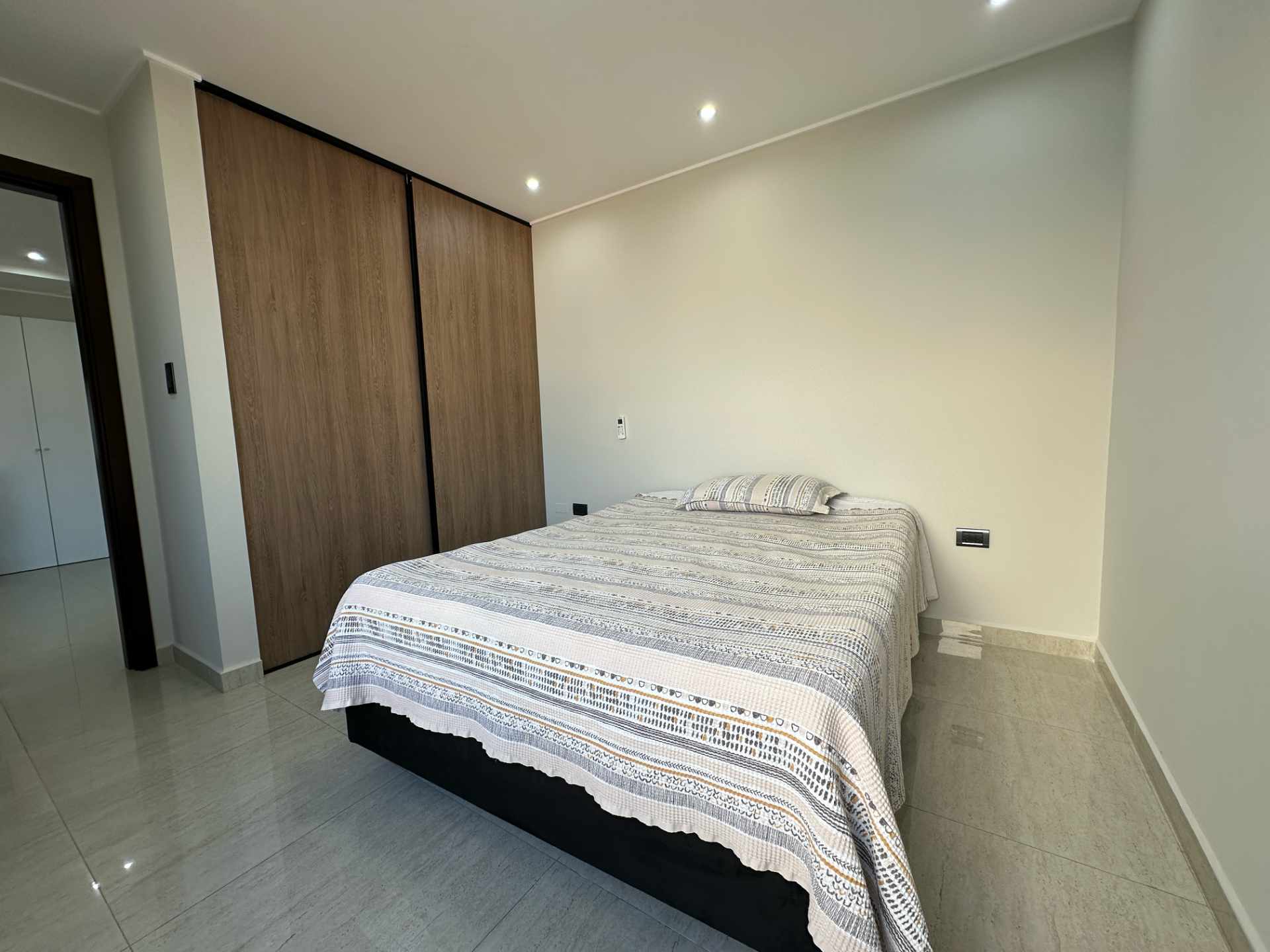 Departamento en Entre 4to y 5to anillo Norte en Santa Cruz de la Sierra 1 dormitorios 1 baños  Foto 11