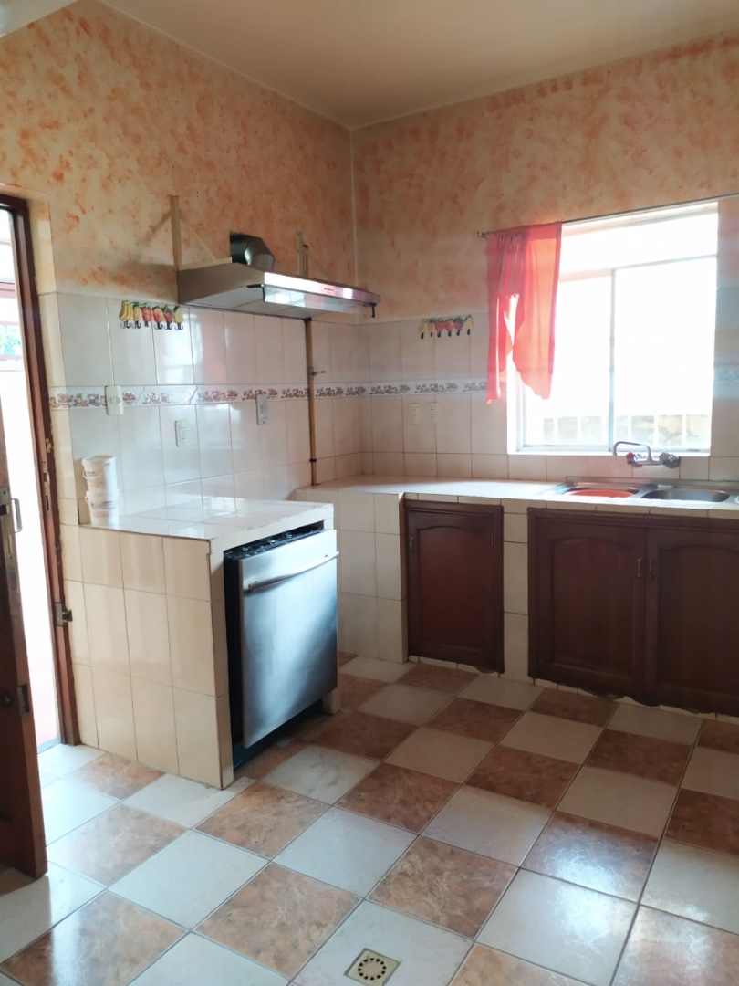Casa en Miraflores en La Paz 4 dormitorios 4 baños 3 parqueos Foto 16