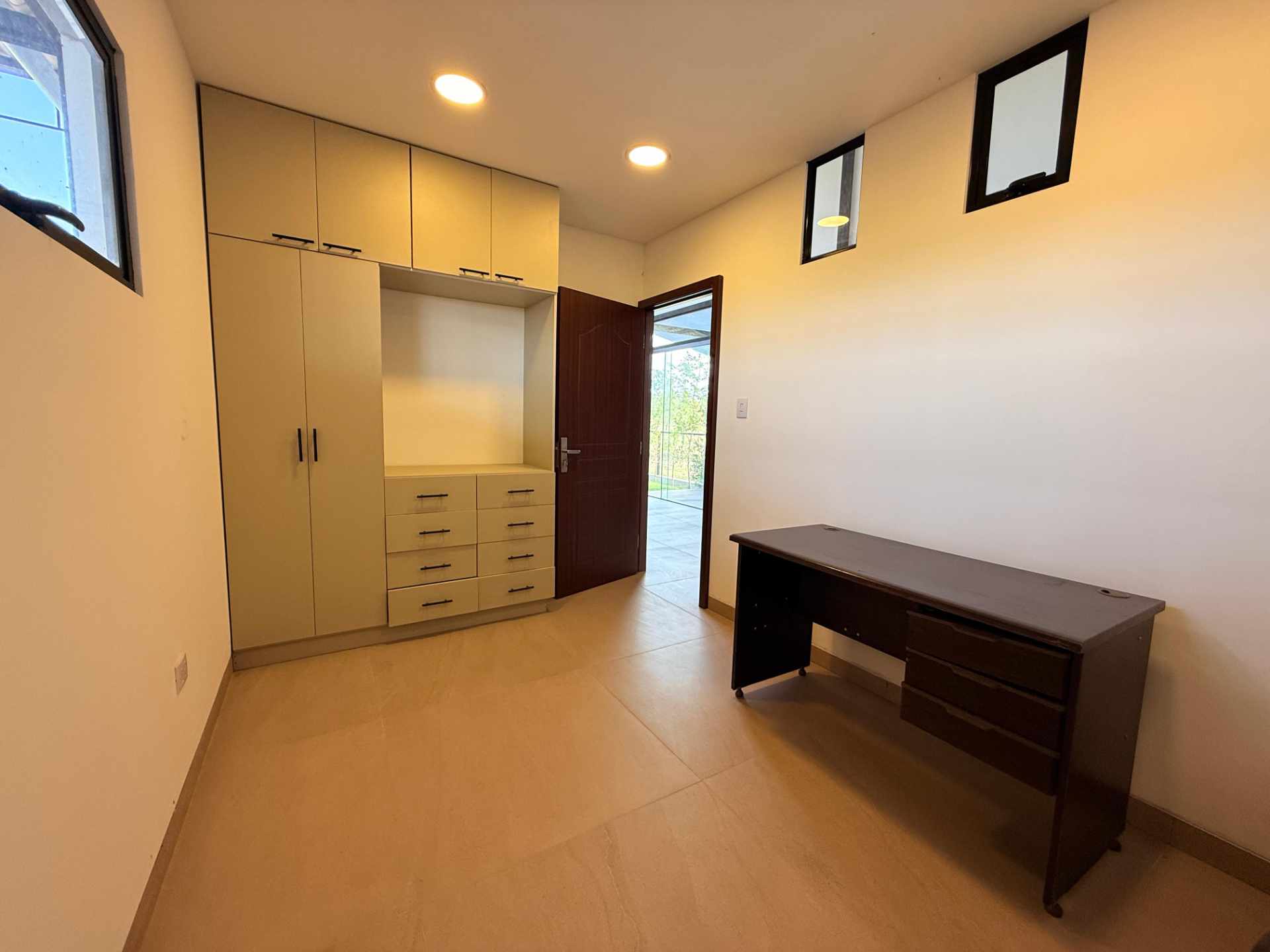 Casa en AlquilerMar Adentro Urubo  3 dormitorios 2 baños 2 parqueos Foto 2