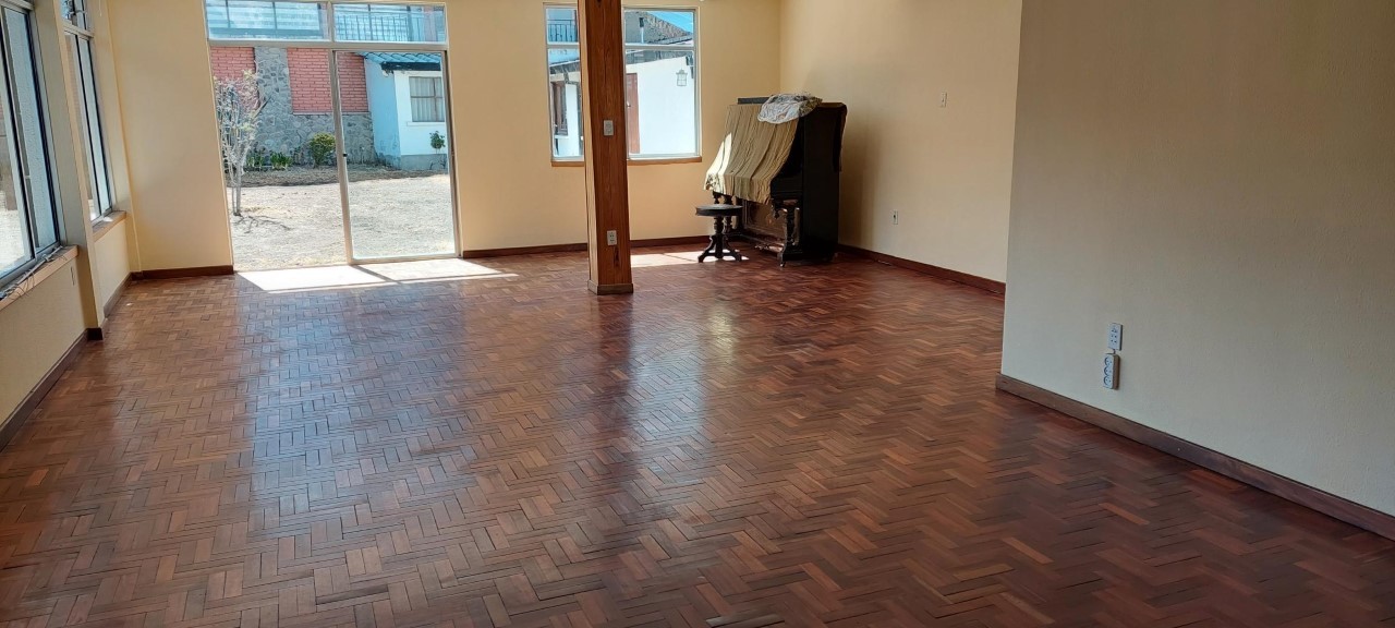 Casa en Irpavi en La Paz 3 dormitorios 3 baños 3 parqueos Foto 5