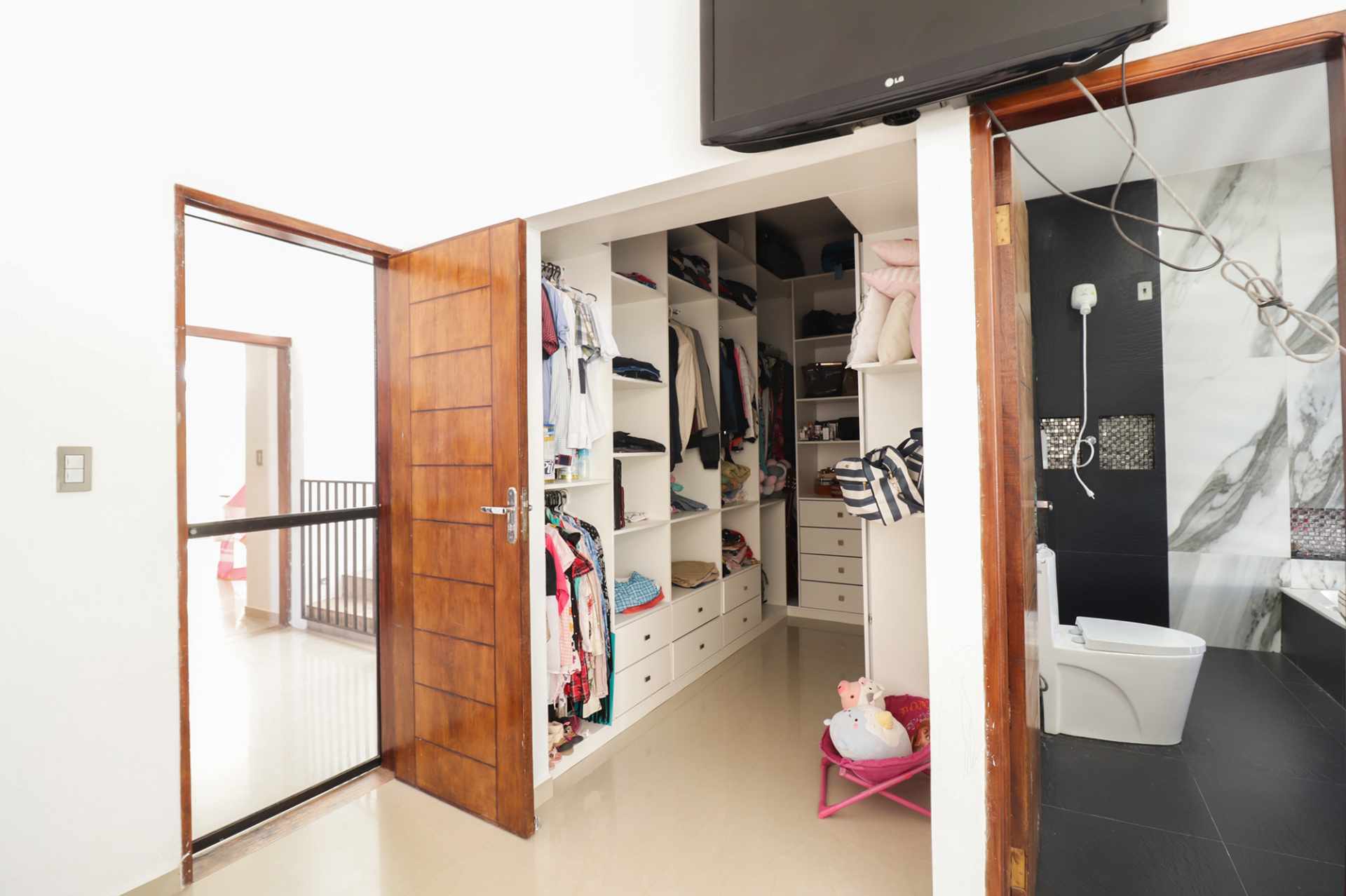 Casa en Entre 6to y 7mo anillo Norte en Santa Cruz de la Sierra 3 dormitorios 2 baños 2 parqueos Foto 5