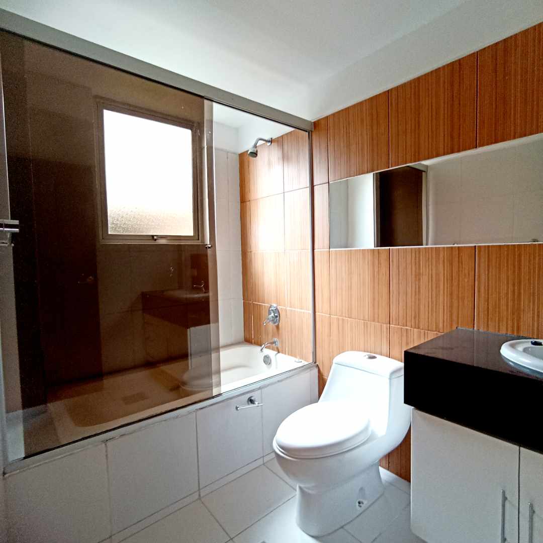 En Alquiler a Bs 3,500 Foto 6