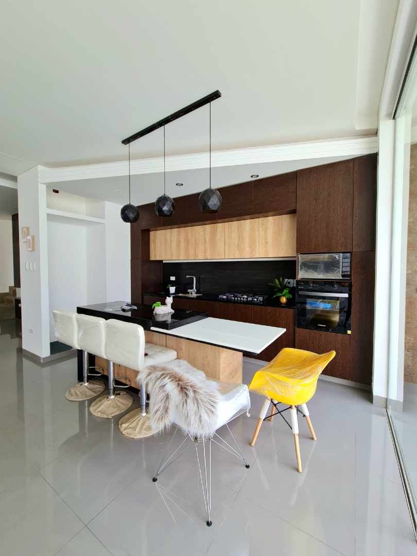 Casa en VentaPRE-VENTA ...Lindas!
CASAS EN ZONA NORTE
Km 8½ (entre 8vo y 9no anillo)
 Foto 18