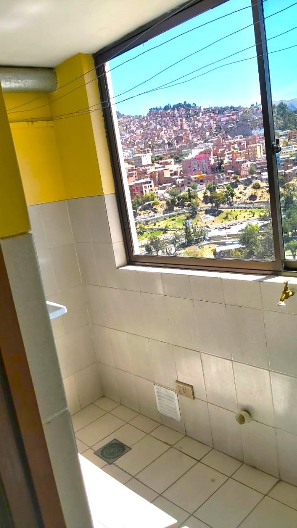 Departamento en San Jorge en La Paz 3 dormitorios 3 baños  Foto 26