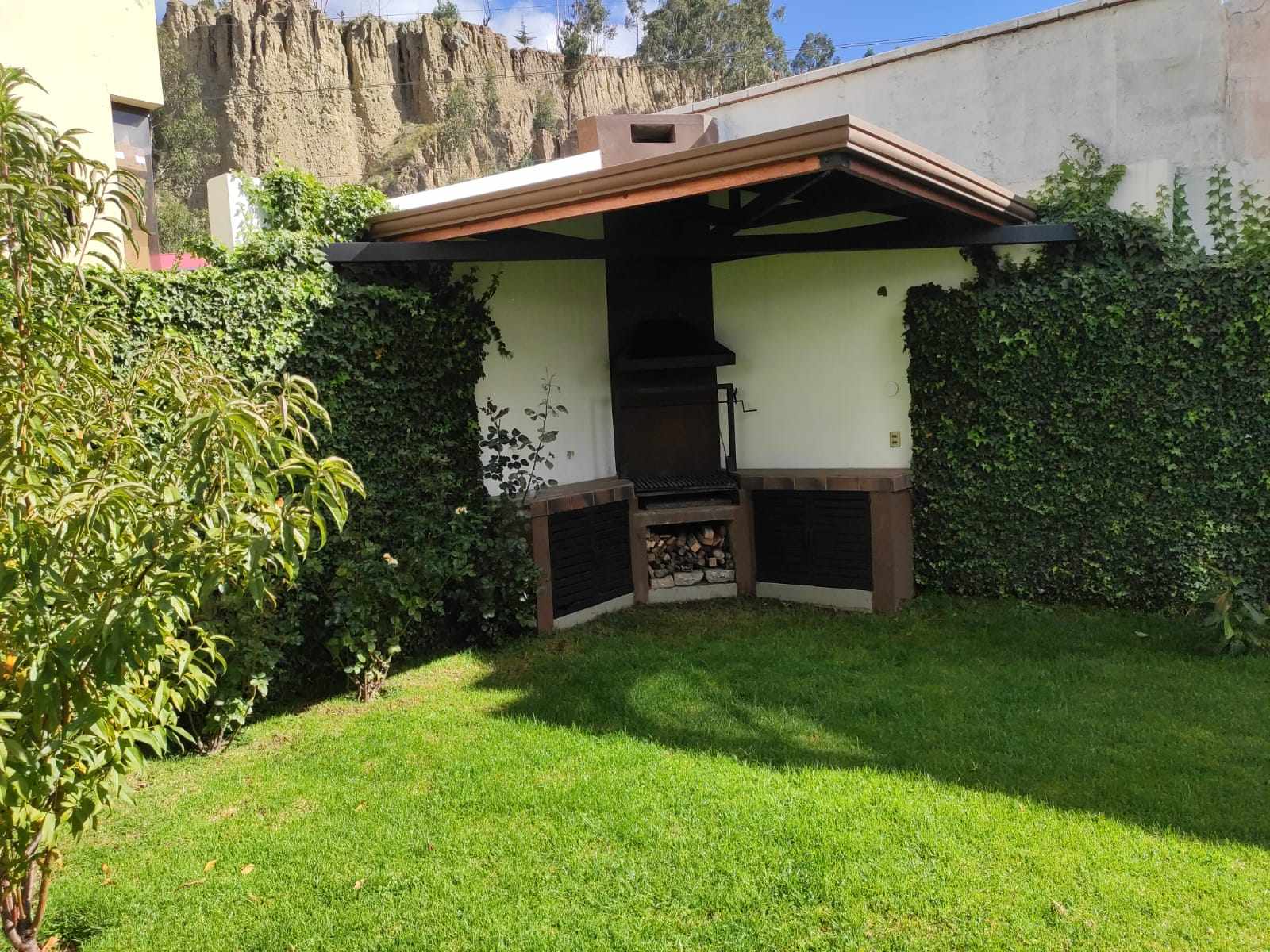 Casa en Achumani en La Paz 5 dormitorios 4 baños 3 parqueos Foto 20