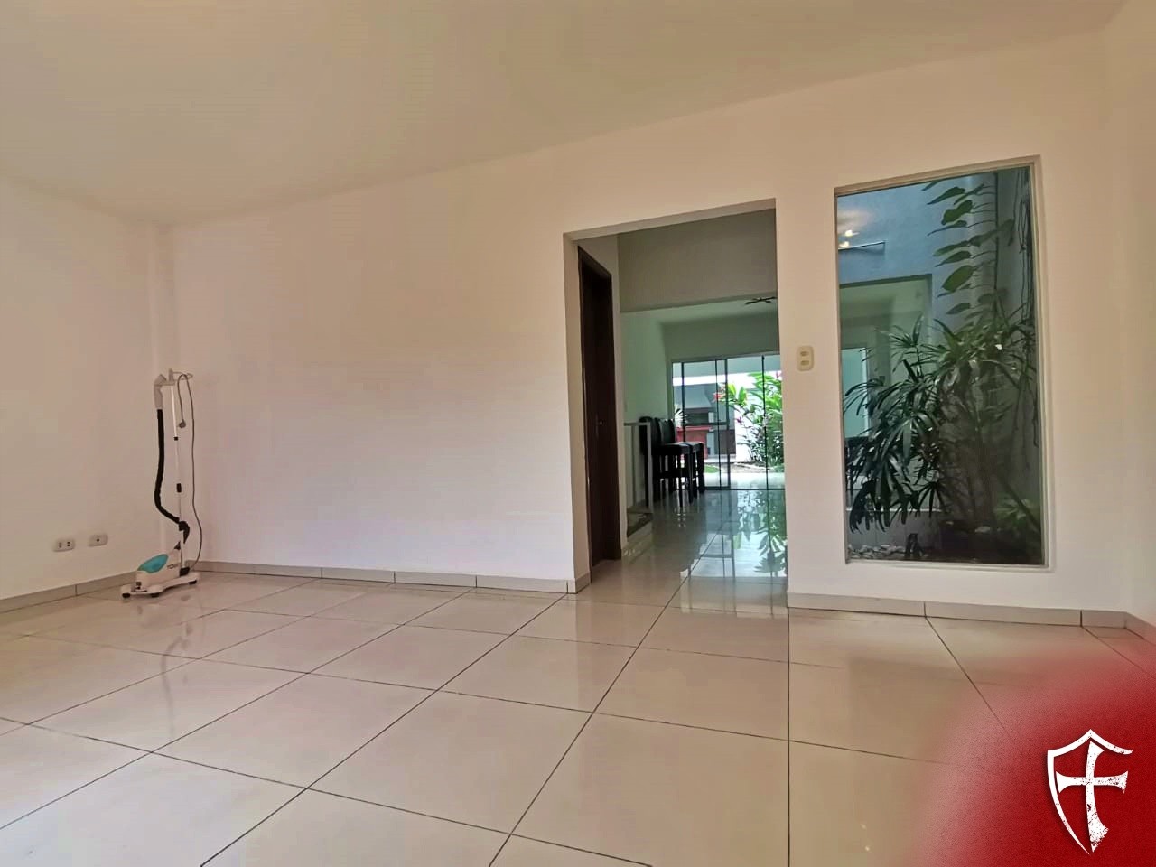 Casa en AlquilerAvenida Radial 19 Foto 3