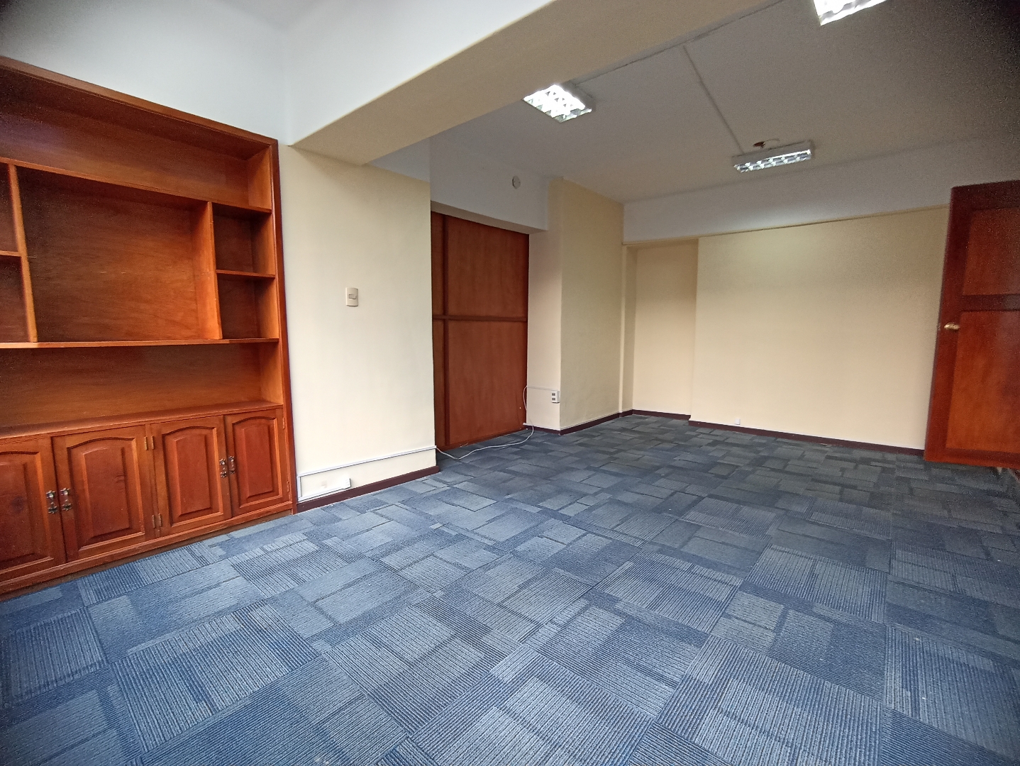 Oficina en Miraflores en La Paz 13 dormitorios 5 baños 2 parqueos Foto 26