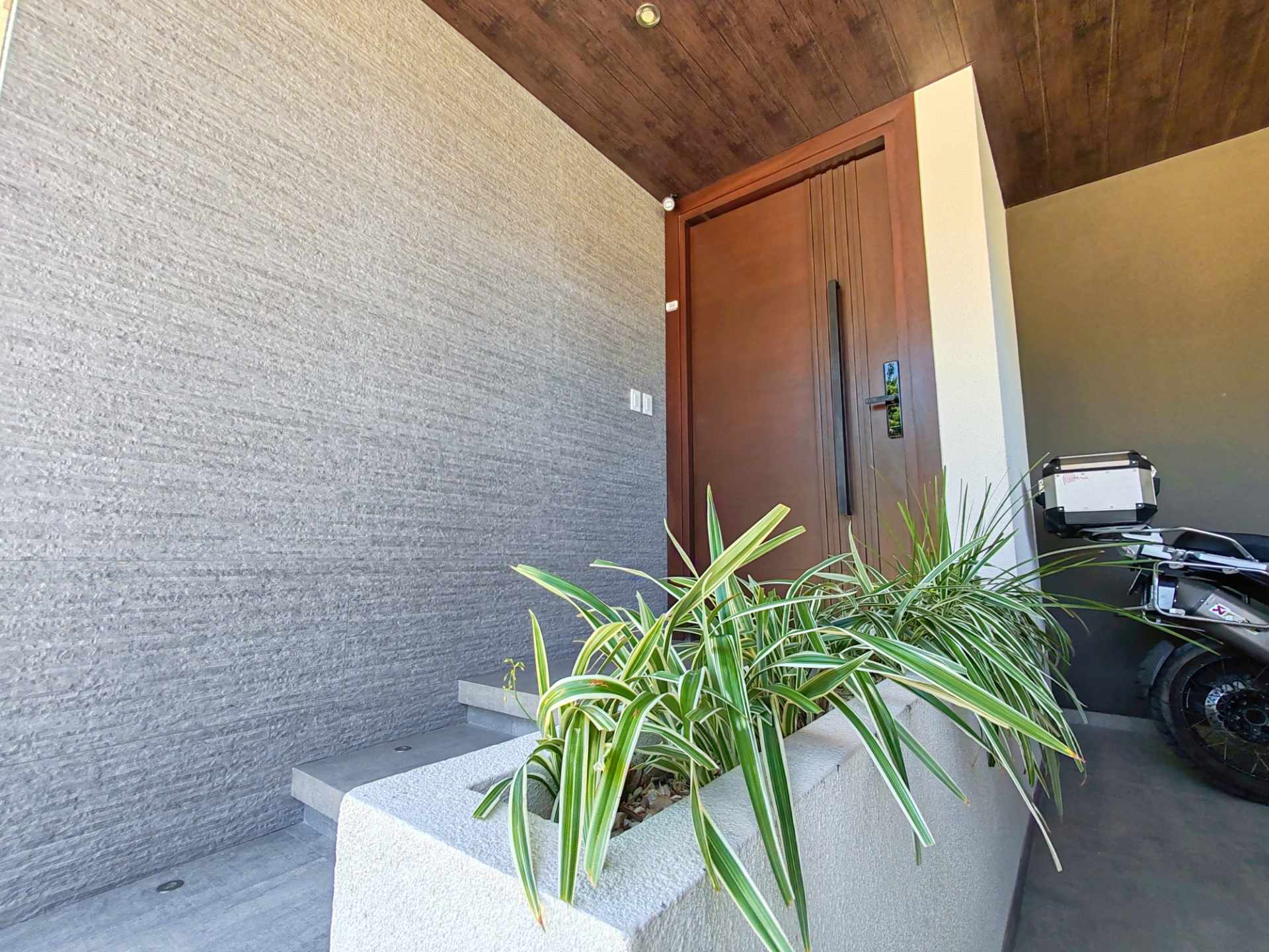 Casa en Urubó en Santa Cruz de la Sierra 4 dormitorios 6 baños 4 parqueos Foto 7