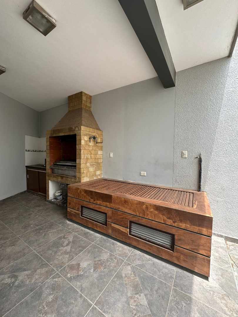 Departamento en Entre 1er y 2do anillo Norte en Santa Cruz de la Sierra 3 dormitorios 3 baños 2 parqueos Foto 15