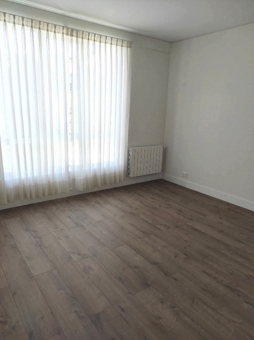 Departamento en Achumani en La Paz 2 dormitorios 2 baños 1 parqueos Foto 4