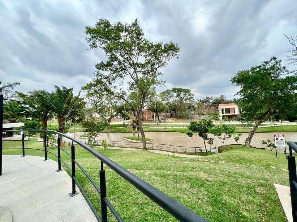 Casa en Urubó en Santa Cruz de la Sierra 4 dormitorios 3 baños 2 parqueos Foto 16