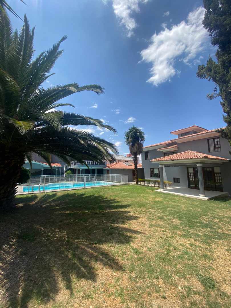 En Alquiler a Bs 15,000 Foto 2