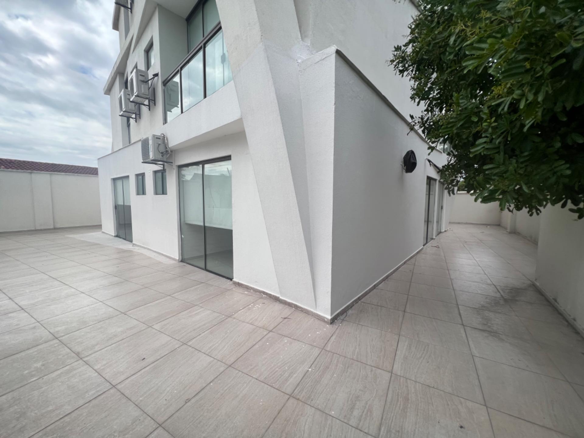 Departamento en Centro en Santa Cruz de la Sierra 3 dormitorios 3 baños 2 parqueos Foto 1