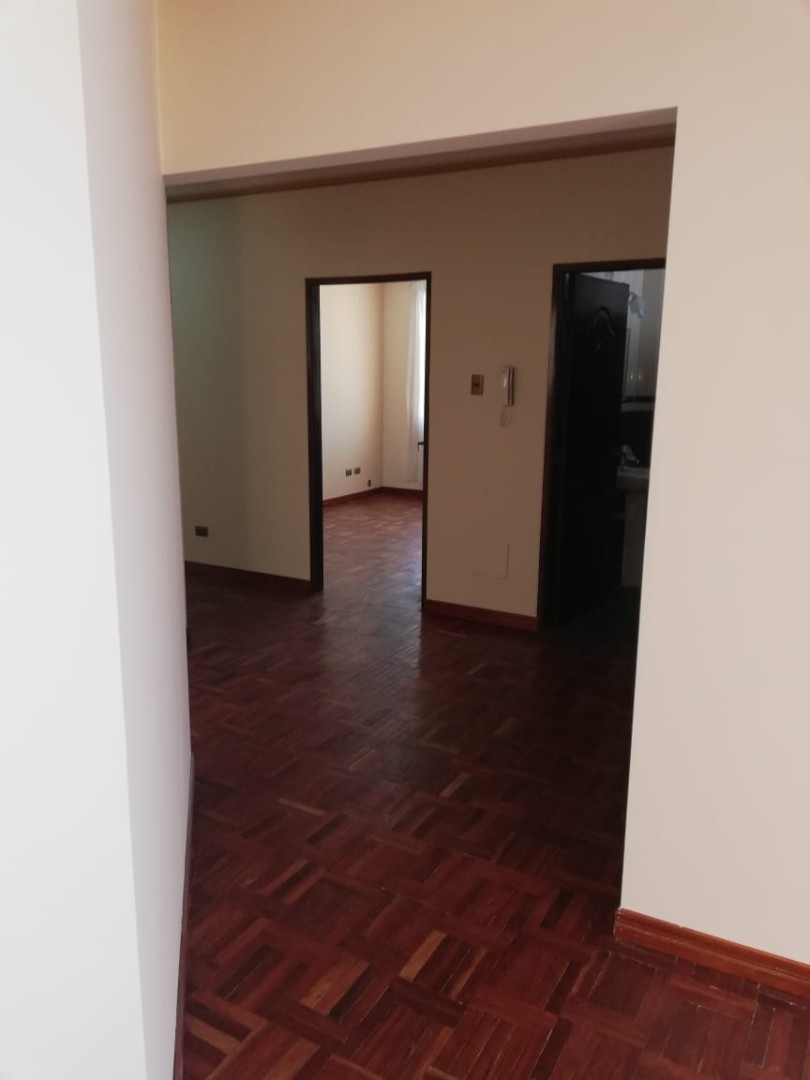 Departamento en AnticréticoDEPARTAMENTO EN ANTICRETICO Av. Quintanilla Zuazo, Calle Eugenio Patiño. Pasaje Pacheco ( DAN 006), 3 dormitorios 2 baños  Foto 8