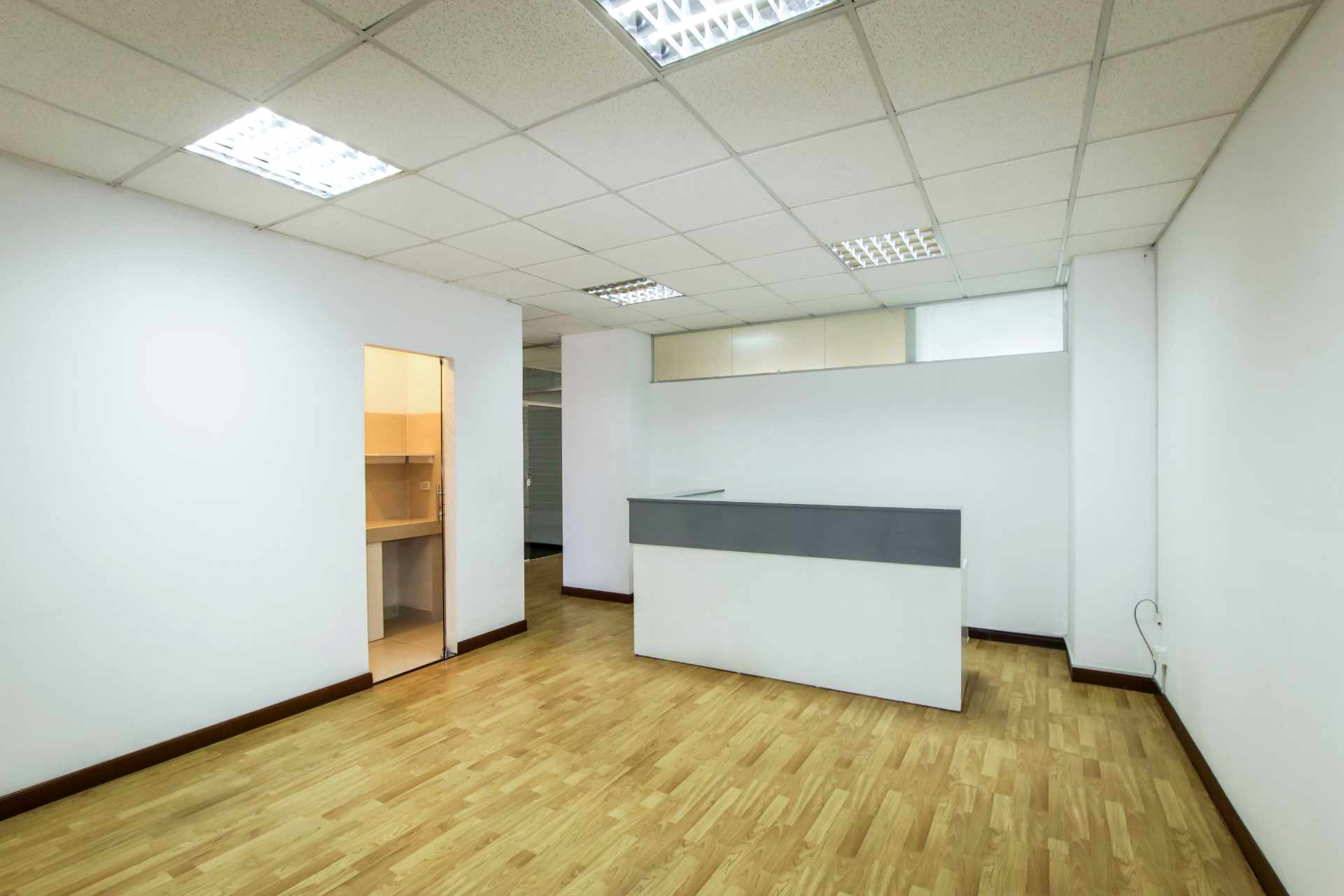 Oficina  Edificio Torre Norte, Av. América entre Villarroel - Norte Foto 9