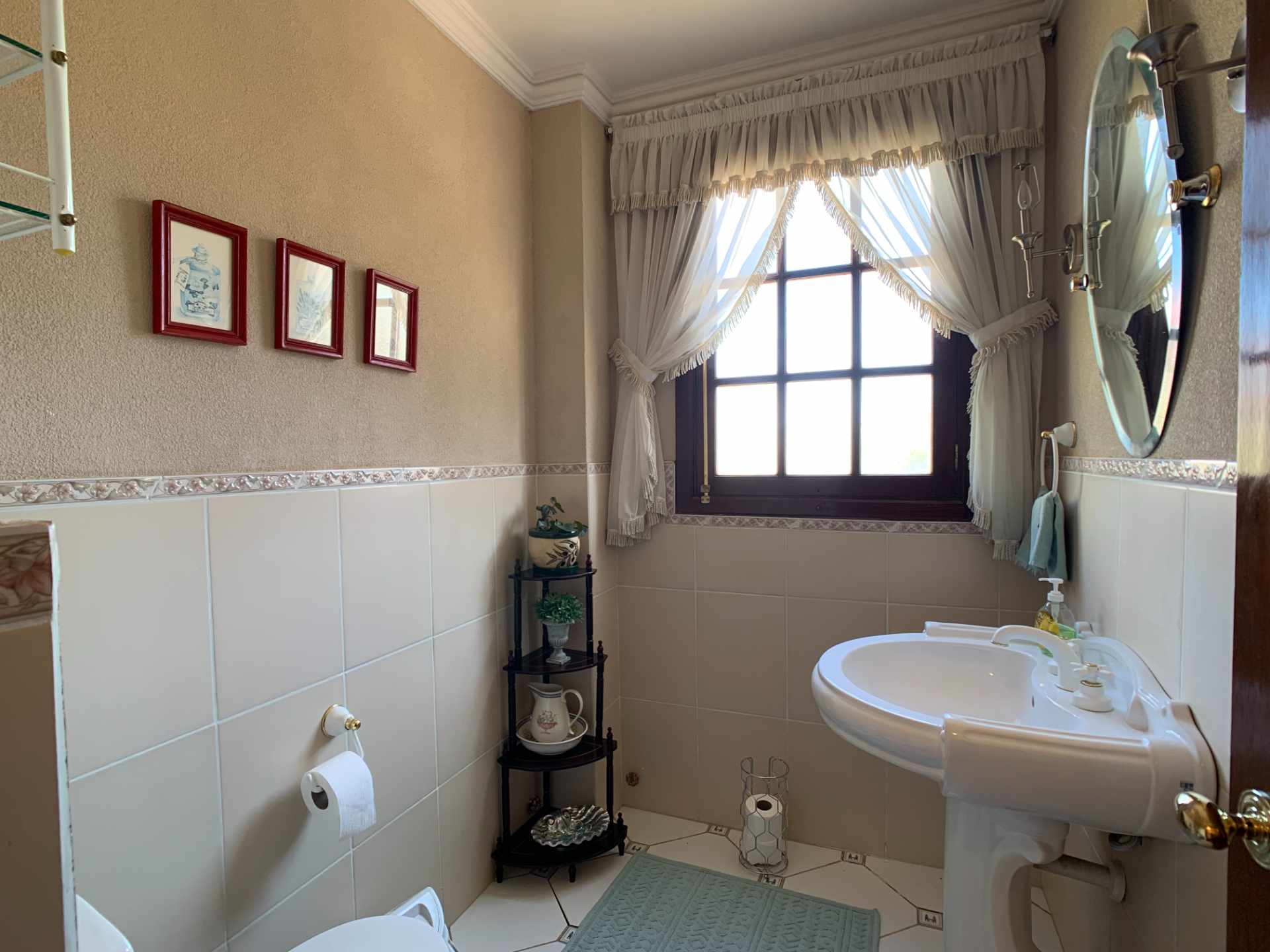 Casa Lujosa residencia estilo mediterráneo clásico con acabados de primera. Foto 28