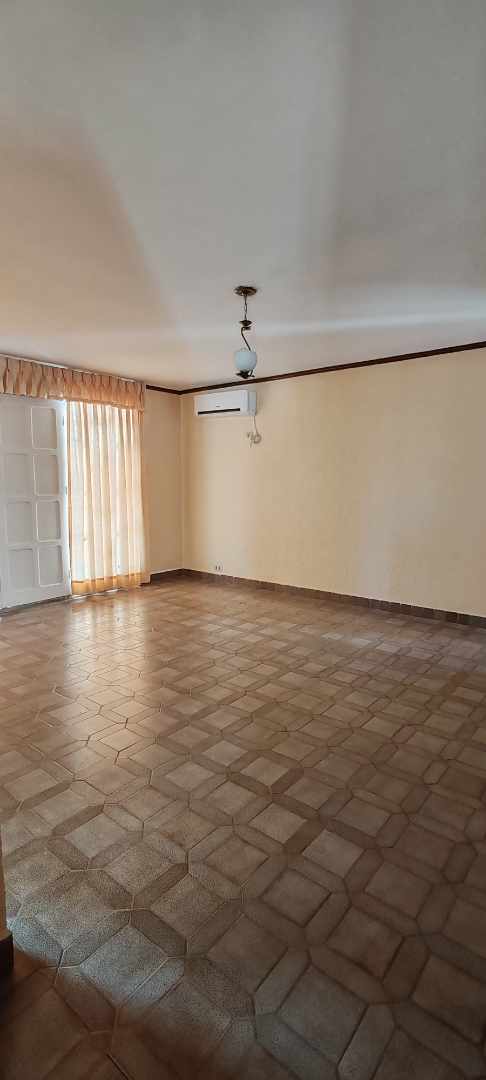 Casa CASA EN ALQUILER Barrio Urbari  Foto 2