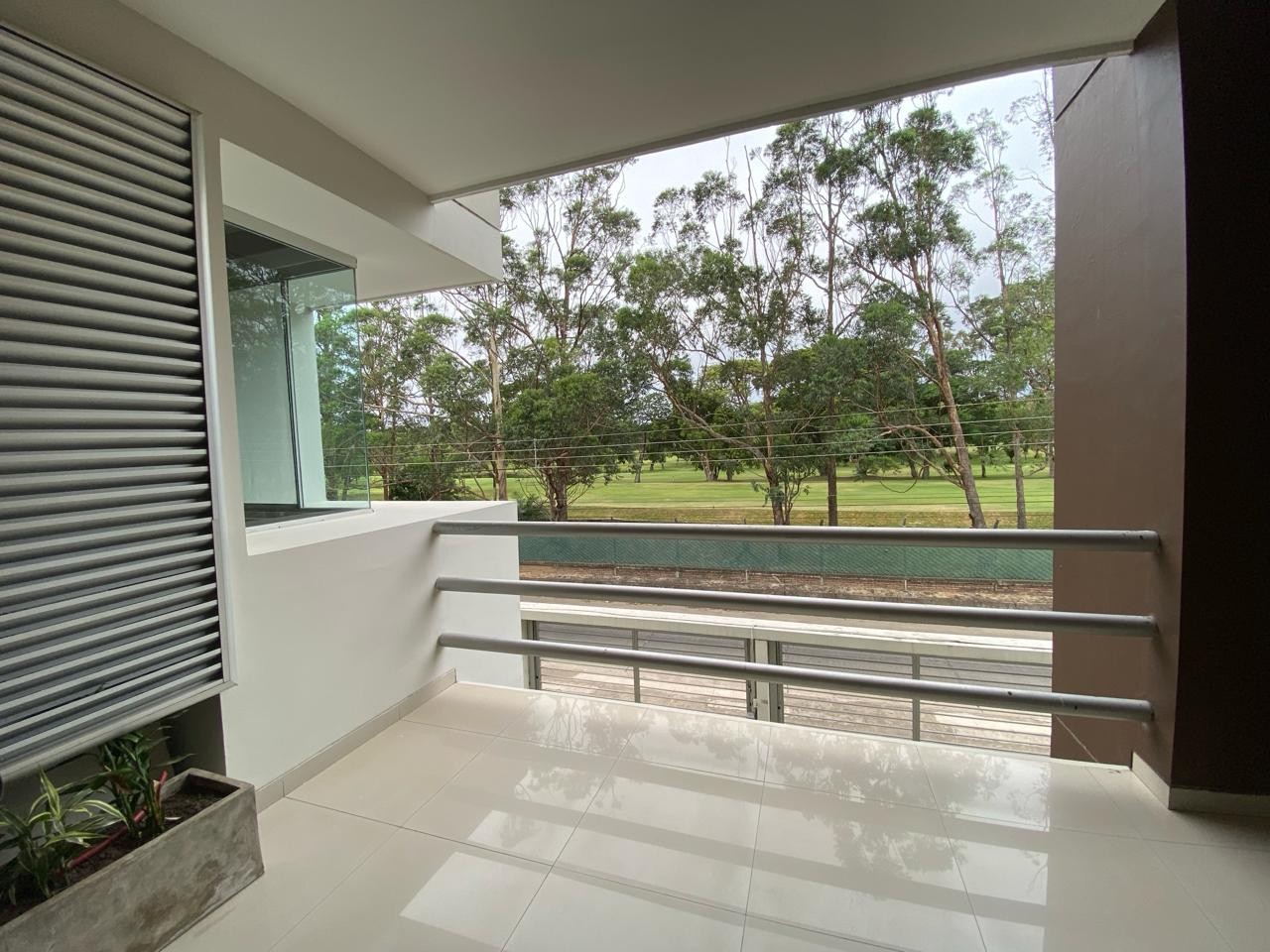 Departamento en AlquilerEdificio las palmas residence 3 dormitorios 3 baños 1 parqueos Foto 3