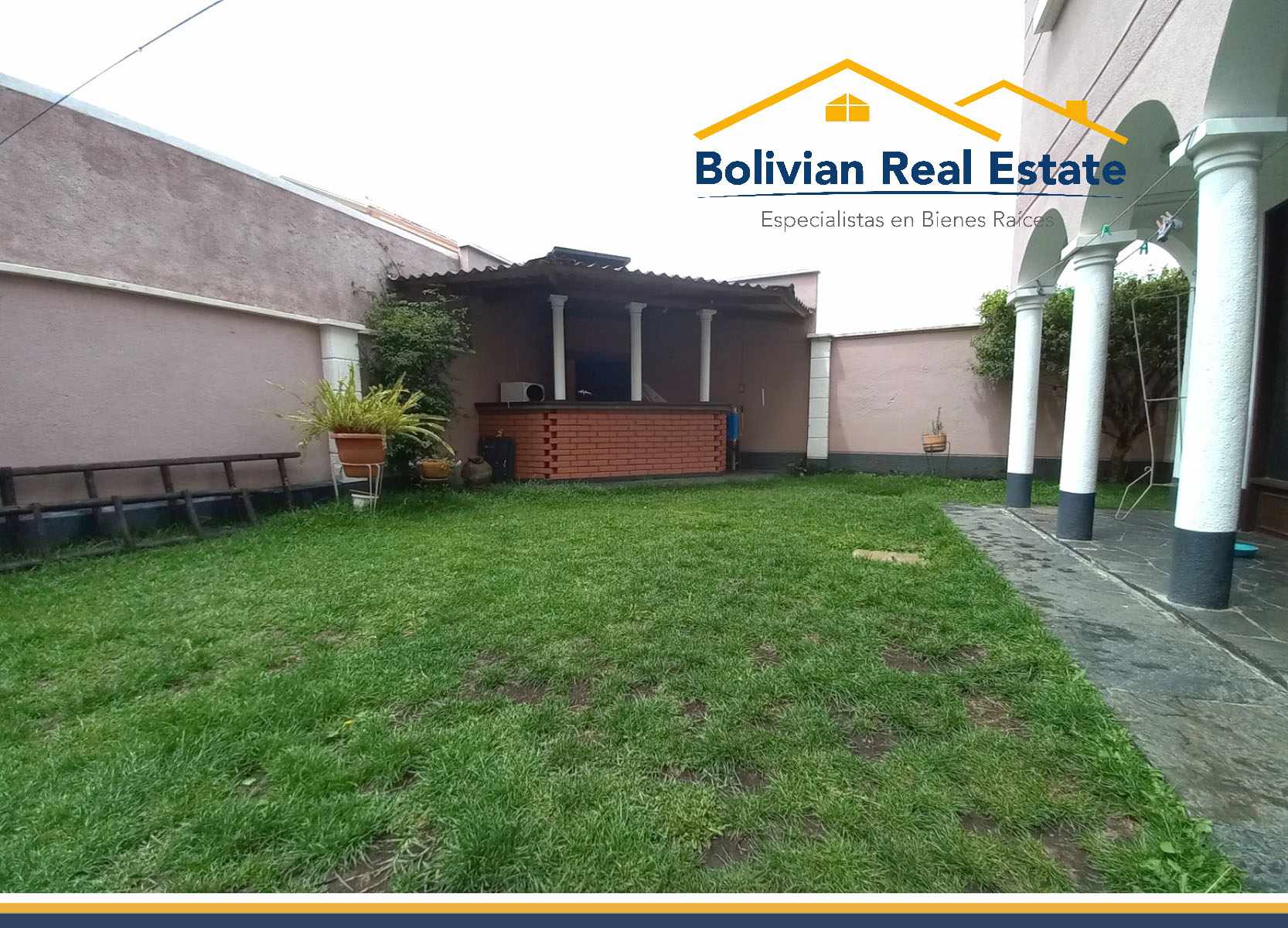 Casa en VentaEN EXCELENTE UBICACIÓN, COMODA CASA EN VENTA EN ACHUMANI 4 dormitorios 4 baños 2 parqueos Foto 12