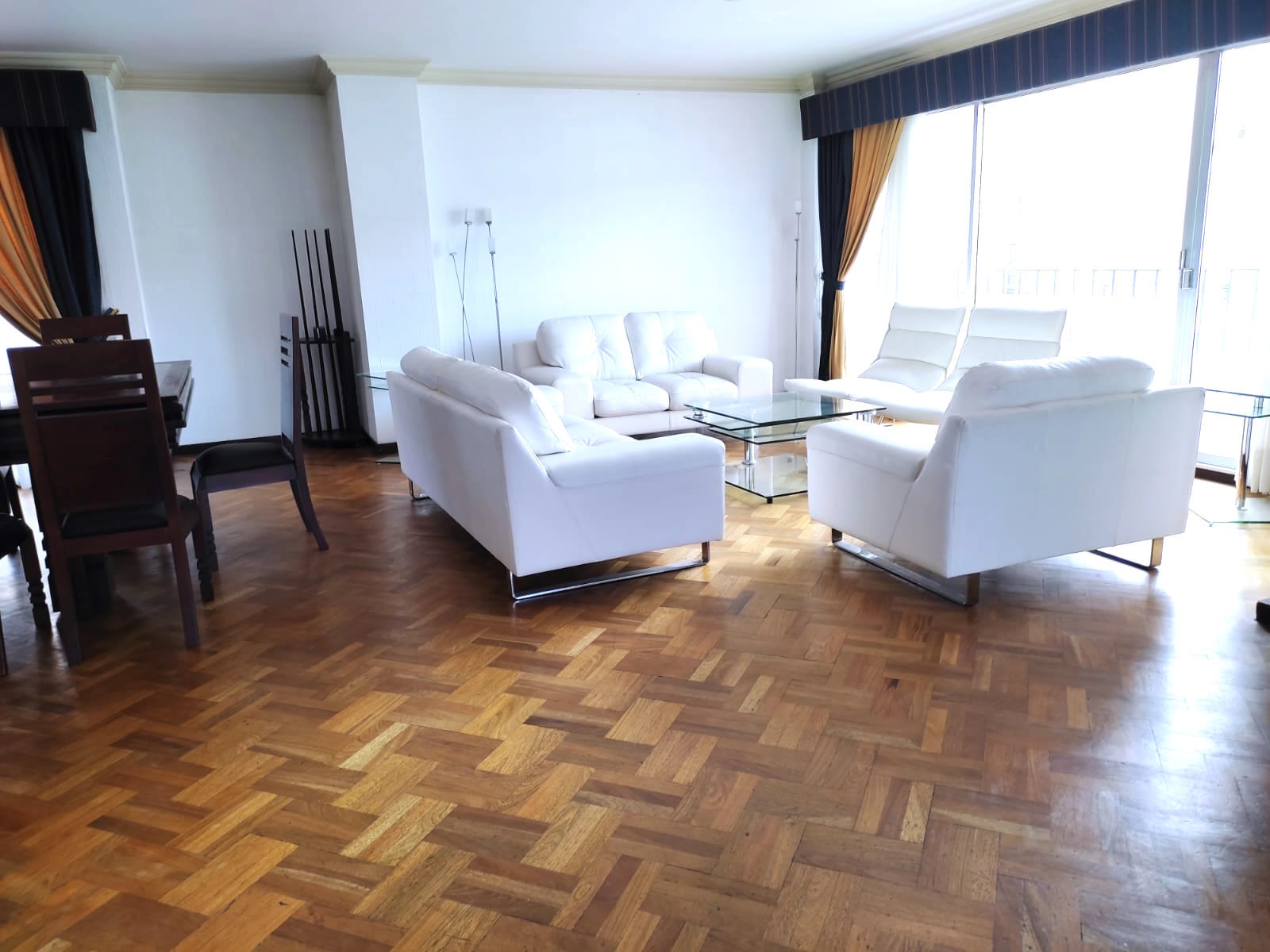 Departamento en VentaSan Jorge, Av. Arce esq. Gosalvez 4 dormitorios 6 baños 2 parqueos Foto 8