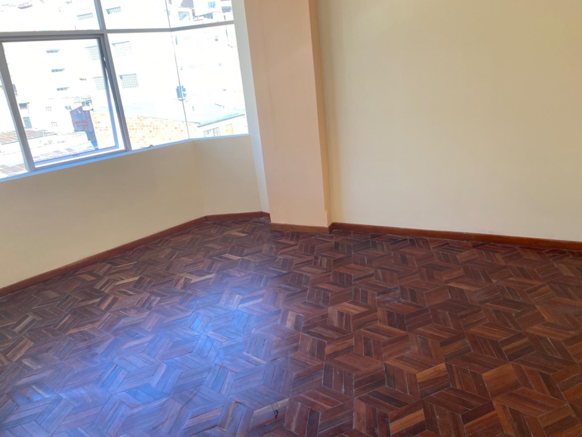 Edificio en VentaALTO SAN PEDRO   CALLLE: JORGE DE LÁ REZA #1581   27 dormitorios 13 baños 10 parqueos Foto 13