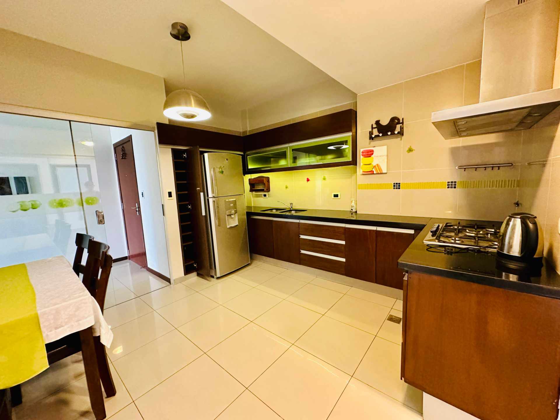 amplio-departamento-equipado-a-la-venta-frente-al-parque-urbano