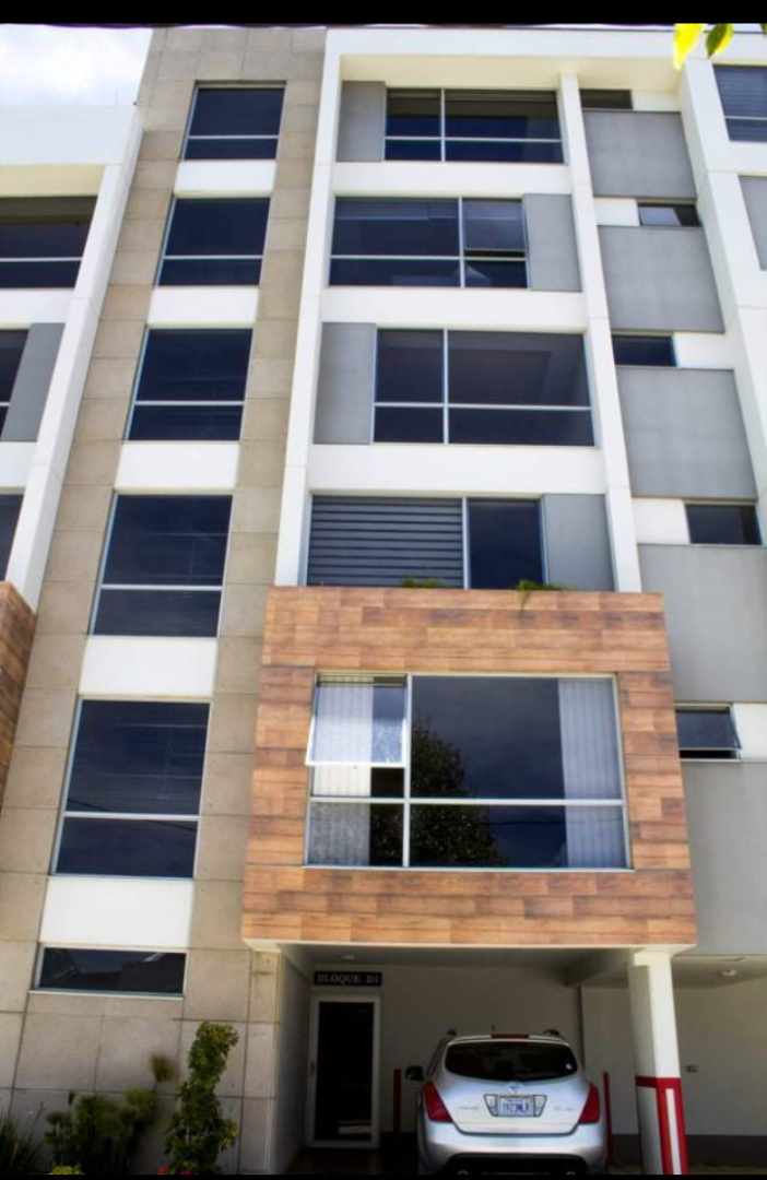 Departamento Achumani a 5 minutos de la calle 29 Foto 5