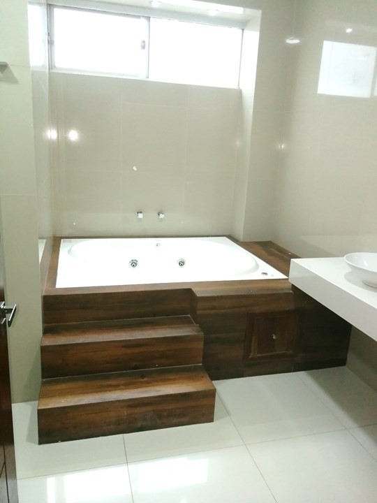 Casa en Doble vía La Guardia en Santa Cruz de la Sierra 4 dormitorios 4 baños 4 parqueos Foto 10