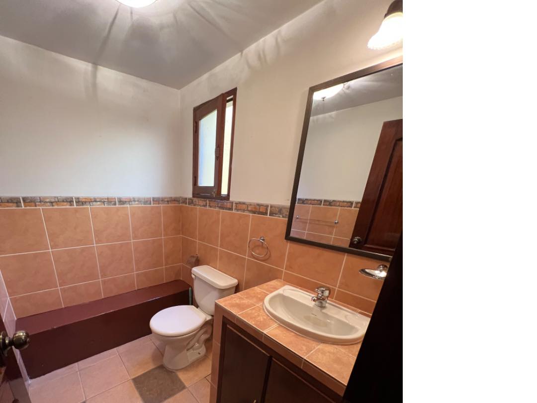 Casa en Achumani en La Paz 5 dormitorios 5 baños 2 parqueos Foto 28