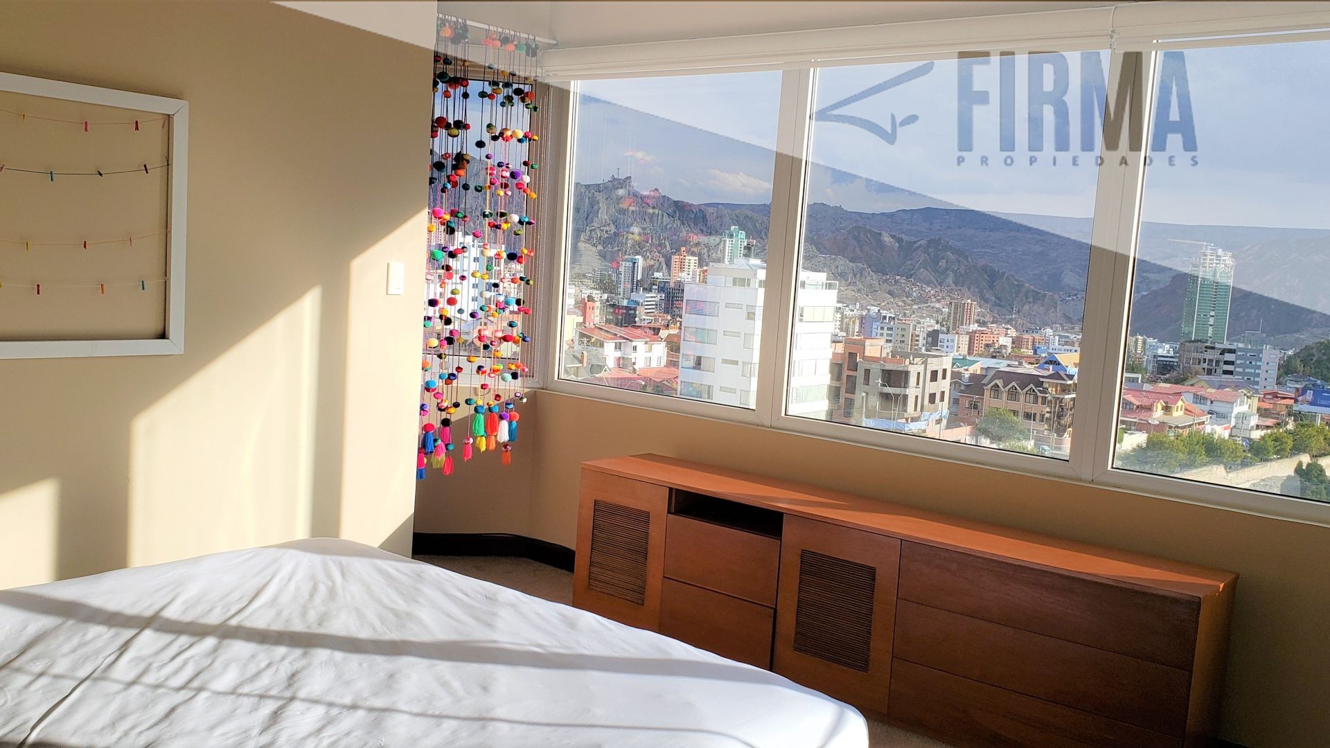 Departamento en Achumani en La Paz 2 dormitorios 4 baños 1 parqueos Foto 1