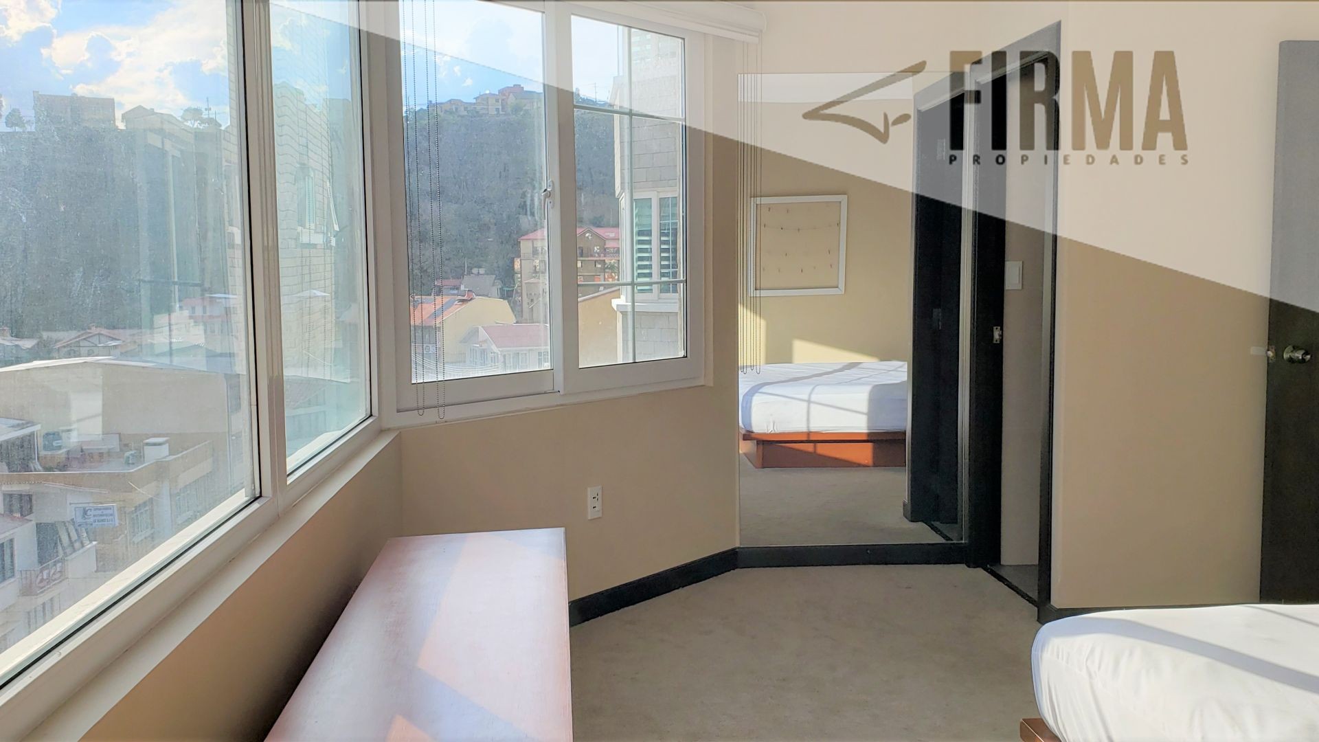 Departamento en Achumani en La Paz 2 dormitorios 4 baños 1 parqueos Foto 9