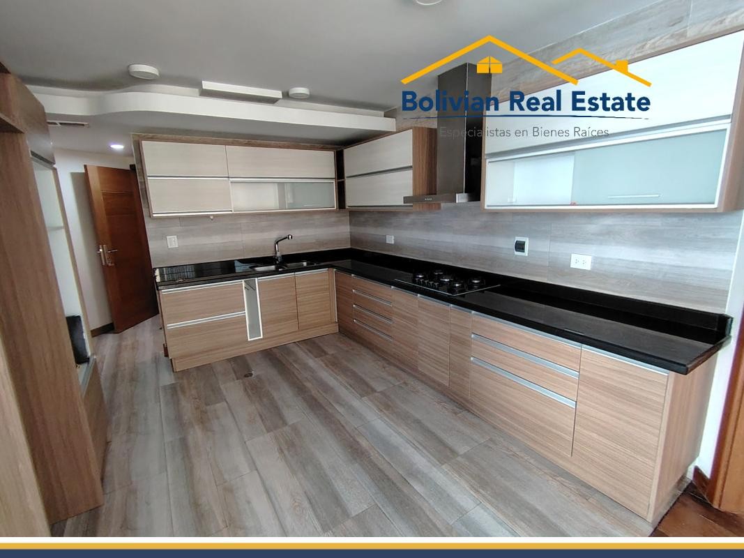Departamento en AlquilerCALACOTO AV. BALLIVIAN MODERNO Y ELEGANTE DEPARTAMENTO EN ALQUILER  Foto 7