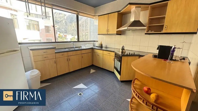 Departamento en San Miguel en La Paz 3 dormitorios 5 baños 1 parqueos Foto 4