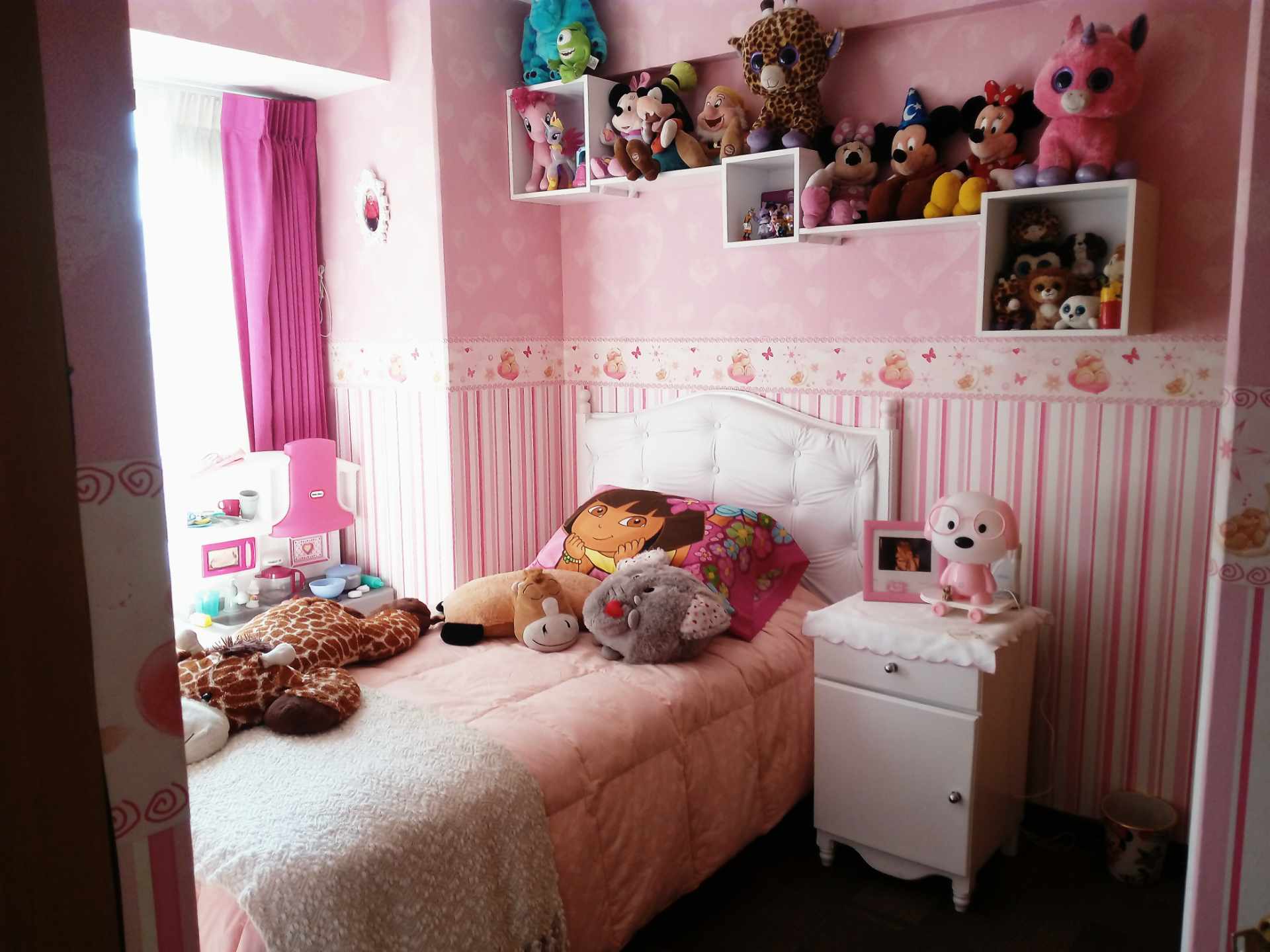 Departamento en VentaZona San Jorge, calle Campos entre 6 de agosto y 20 de octubre 4 dormitorios 4 baños  Foto 3