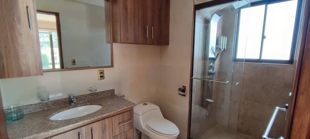 Departamento en Irpavi en La Paz 3 dormitorios 4 baños 1 parqueos Foto 2