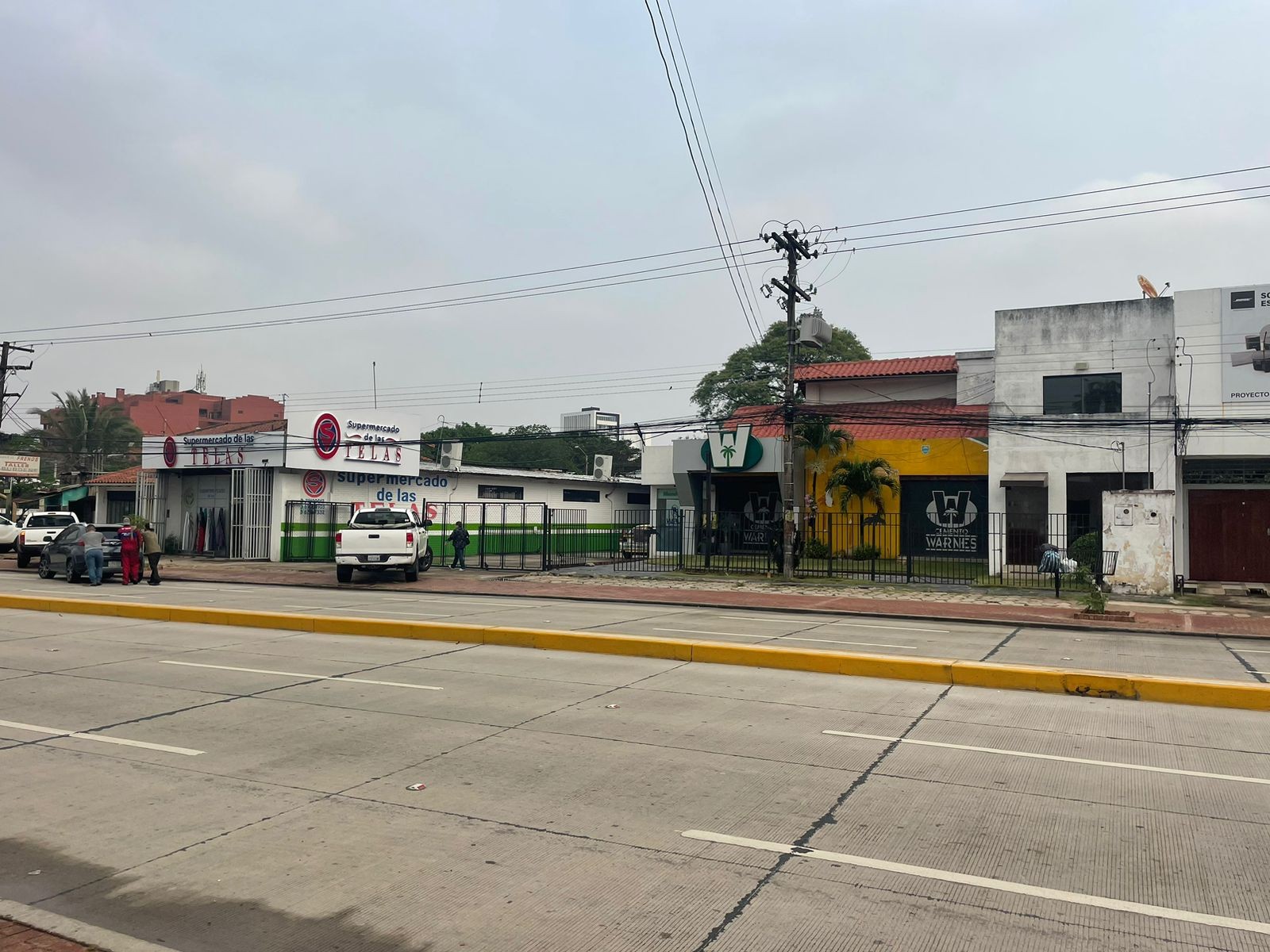 Local comercial Av banzer y beni Foto 12