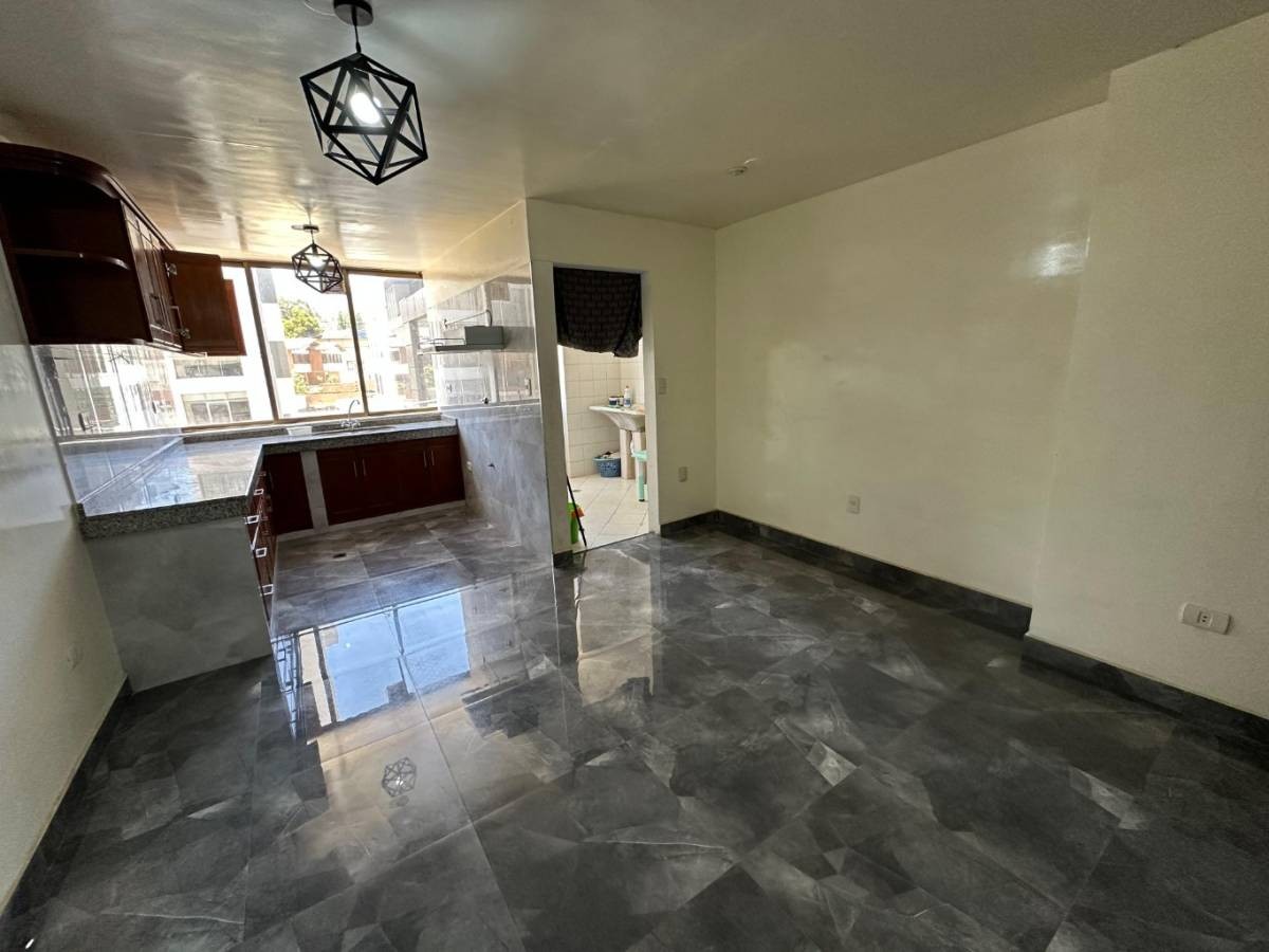 Departamento en Venta
EN VENTA – DEPARTAMENTO DE 3 DORMITORIOS EN AV. BALLIVIÁN Y CALLE 25 3 dormitorios 3 baños 1 parqueos Foto 7