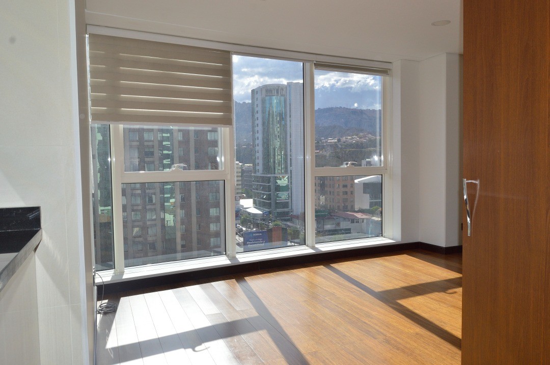 Departamento en Alquiler<b>DEPARTAMENTO DE 1 DORMITORIO EN ALQUILER, CALACOTO.</b> 1 dormitorios 1 baños 1 parqueos Foto 2