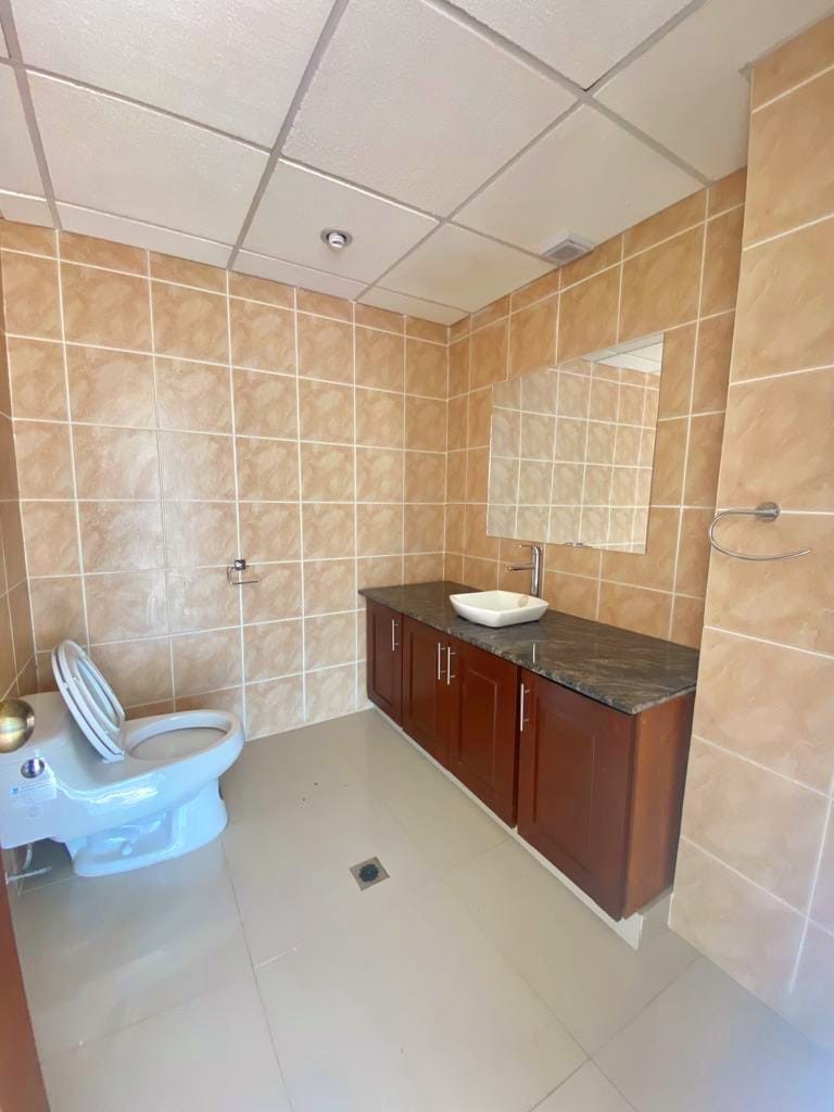 En Alquiler a $us 2,200 Foto 3