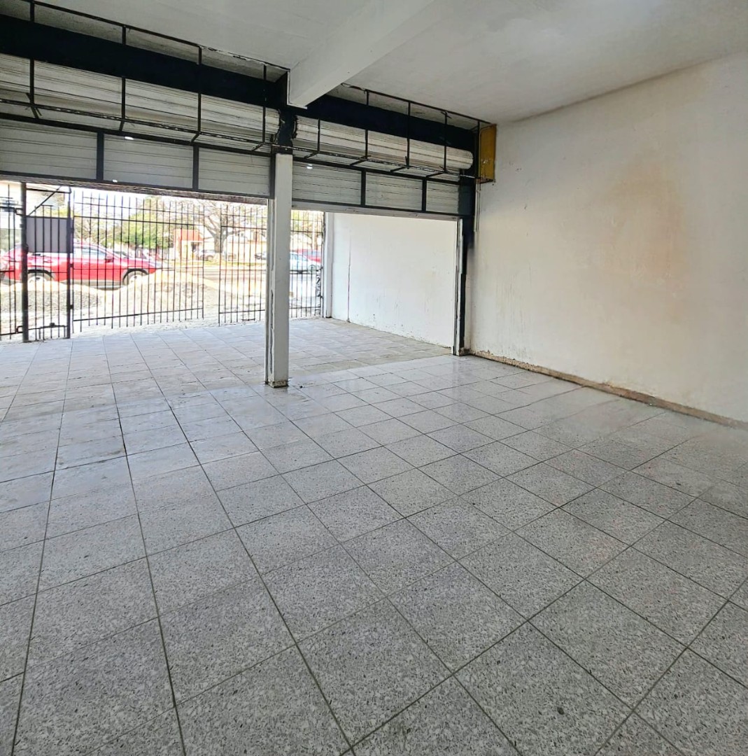 Departamento en AlquilerAv. Paragua 2do anillo  3 dormitorios 2 baños 4 parqueos Foto 2